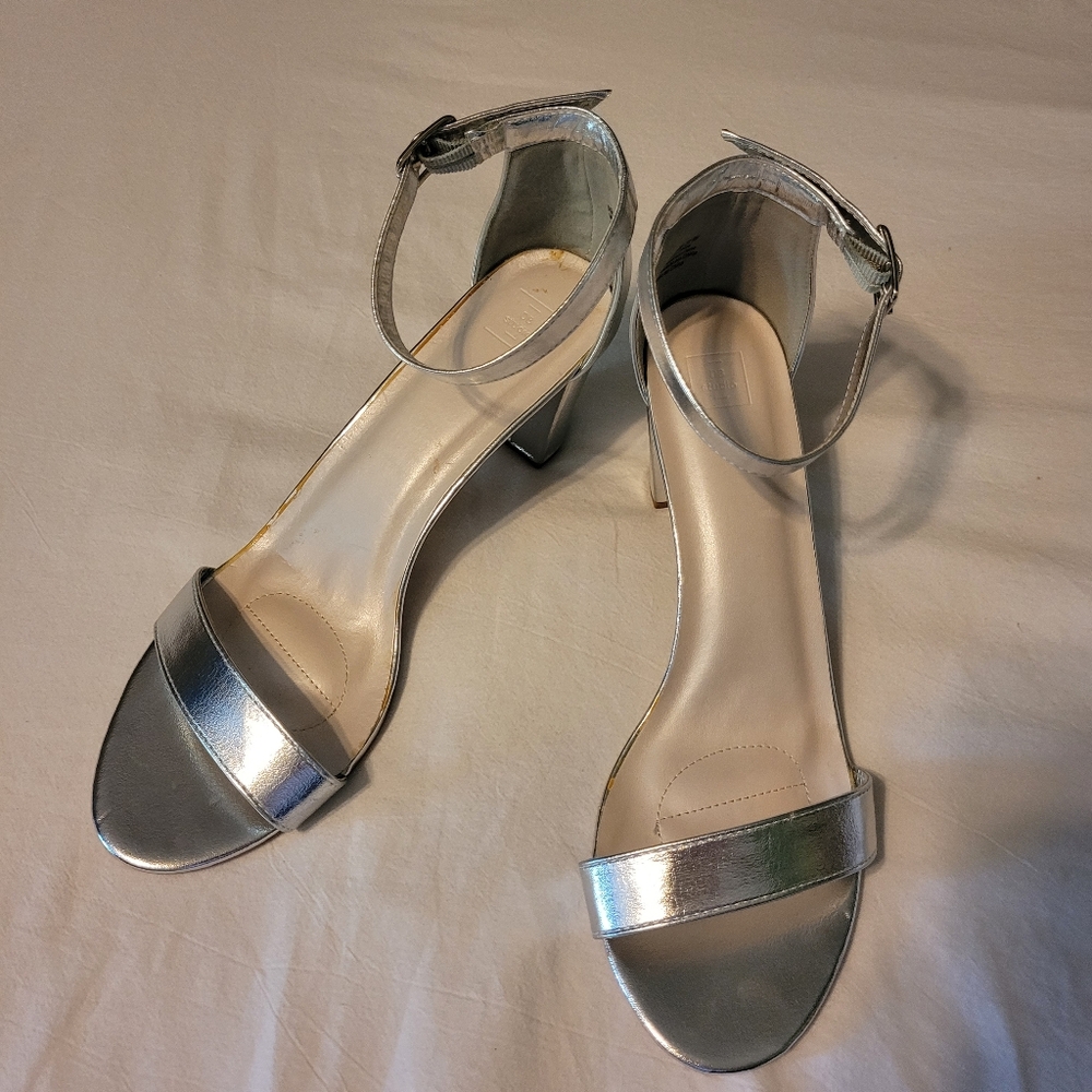 DB Studio Bridal Sandals, Silver, Size 11